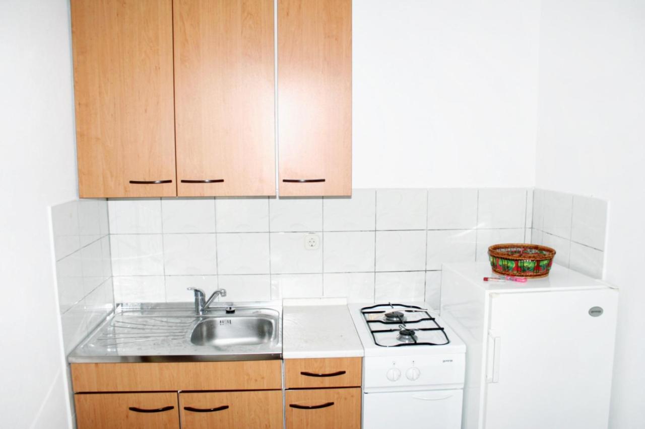 Apartments By The Sea Mandre, Pag - 3084 Kolan Bagian luar foto