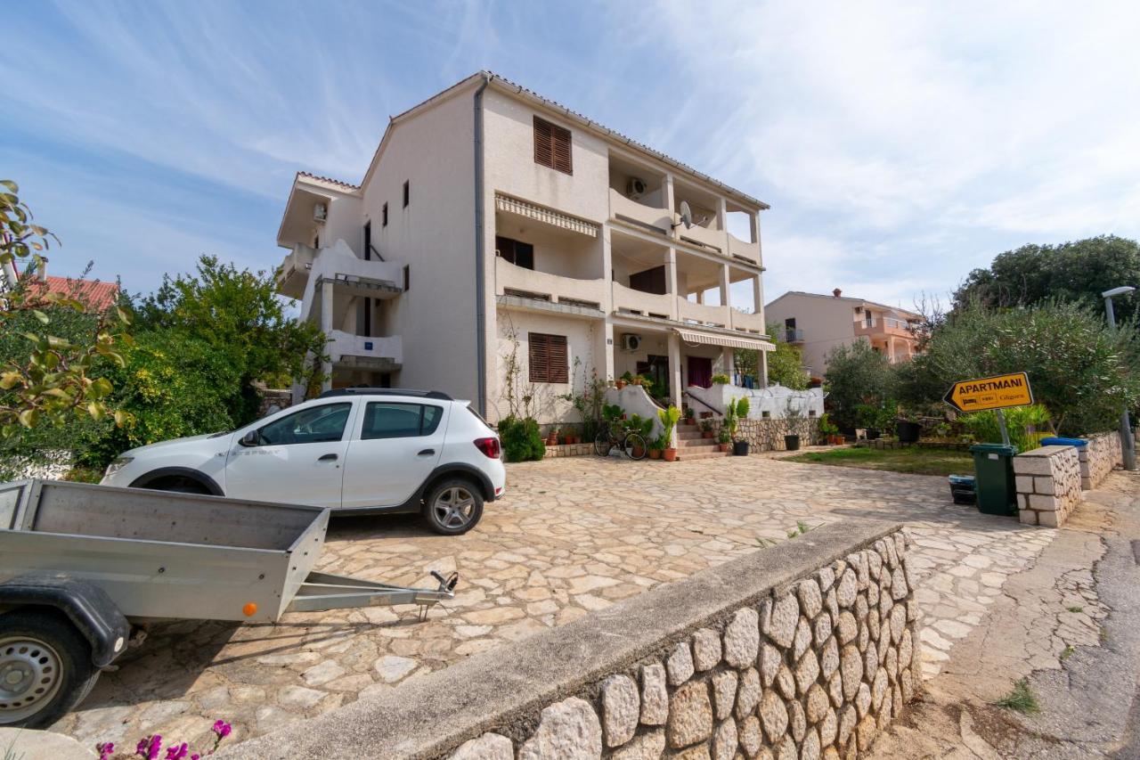 Apartments By The Sea Mandre, Pag - 3084 Kolan Bagian luar foto