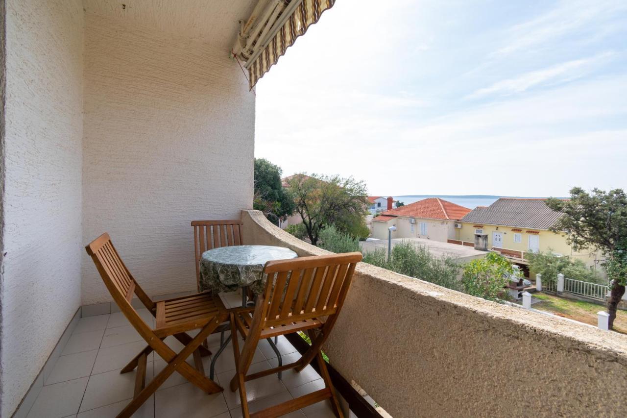 Apartments By The Sea Mandre, Pag - 3084 Kolan Bagian luar foto