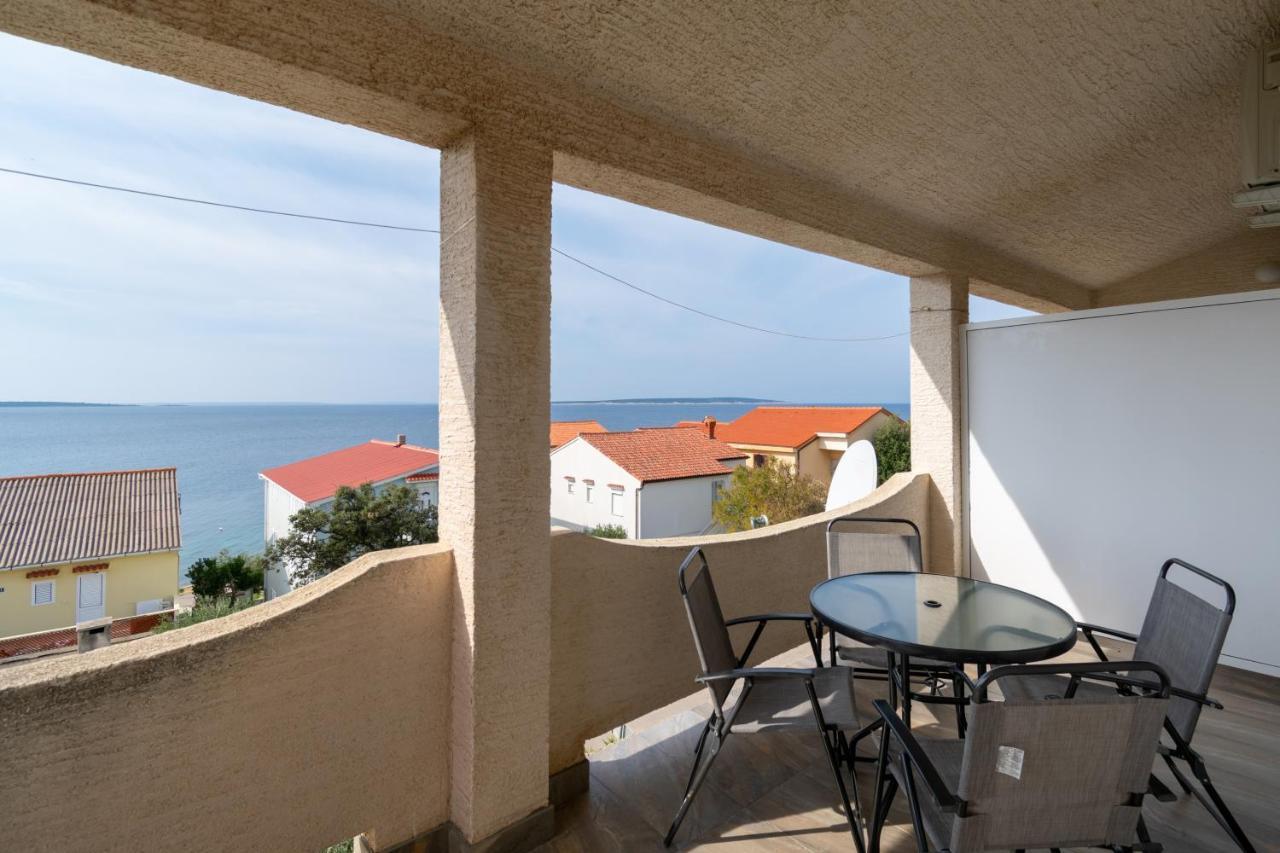 Apartments By The Sea Mandre, Pag - 3084 Kolan Bagian luar foto