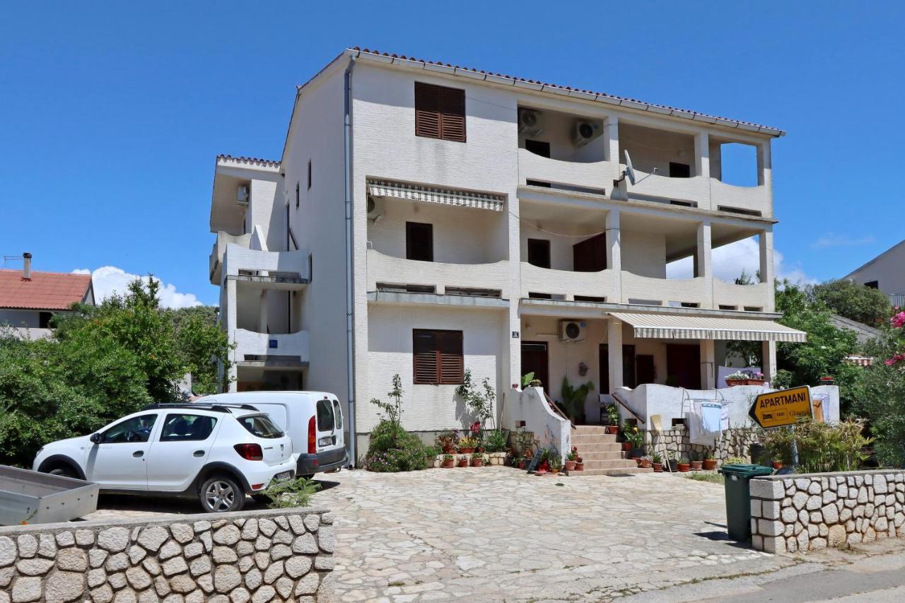 Apartments By The Sea Mandre, Pag - 3084 Kolan Bagian luar foto