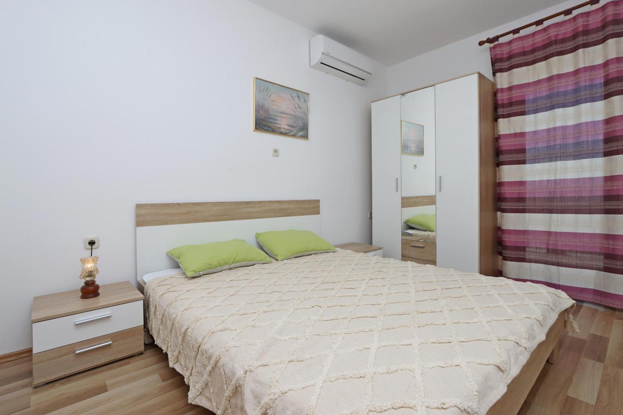 Apartments By The Sea Mandre, Pag - 3084 Kolan Bagian luar foto