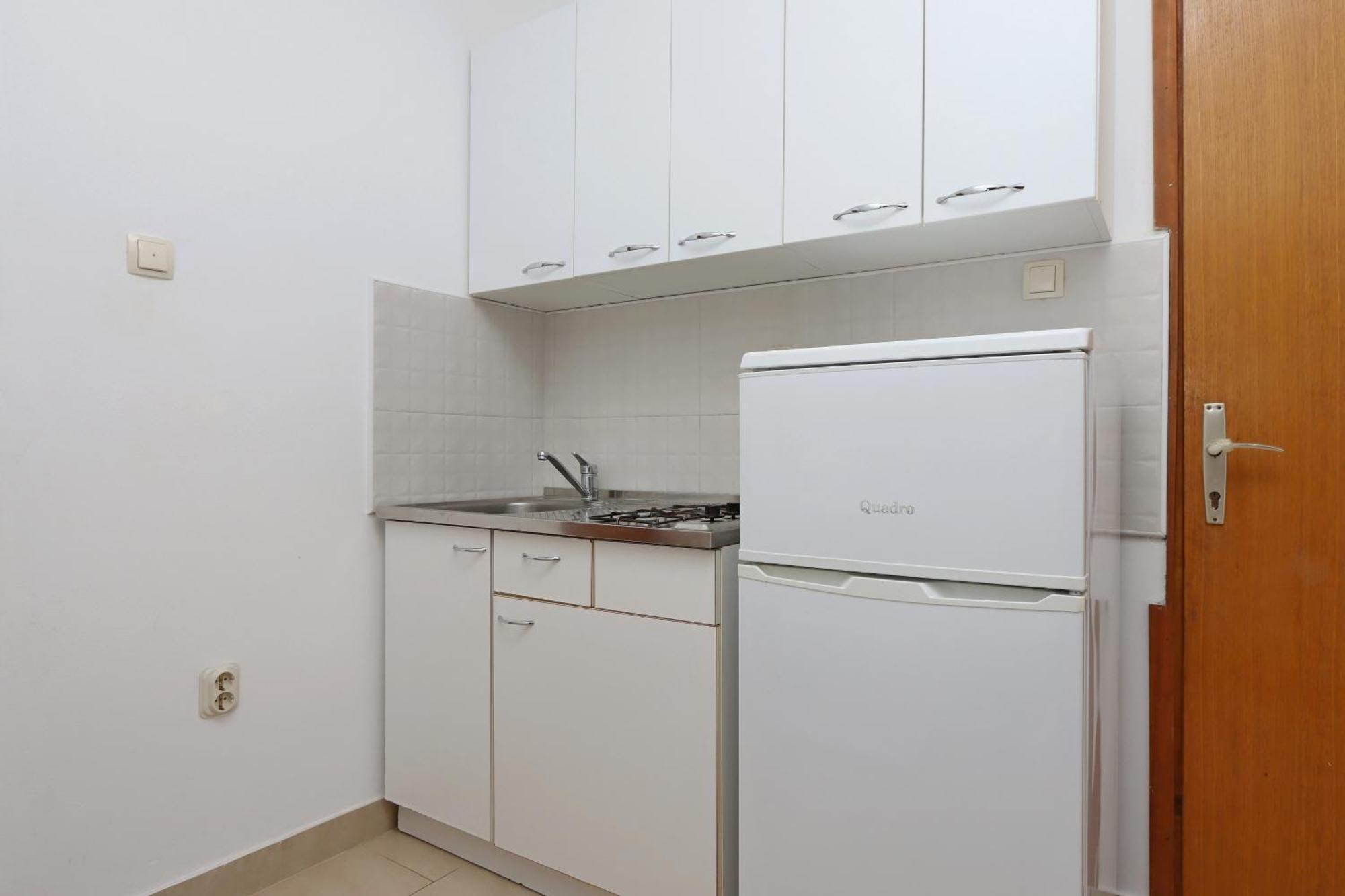 Apartments By The Sea Mandre, Pag - 3084 Kolan Bagian luar foto