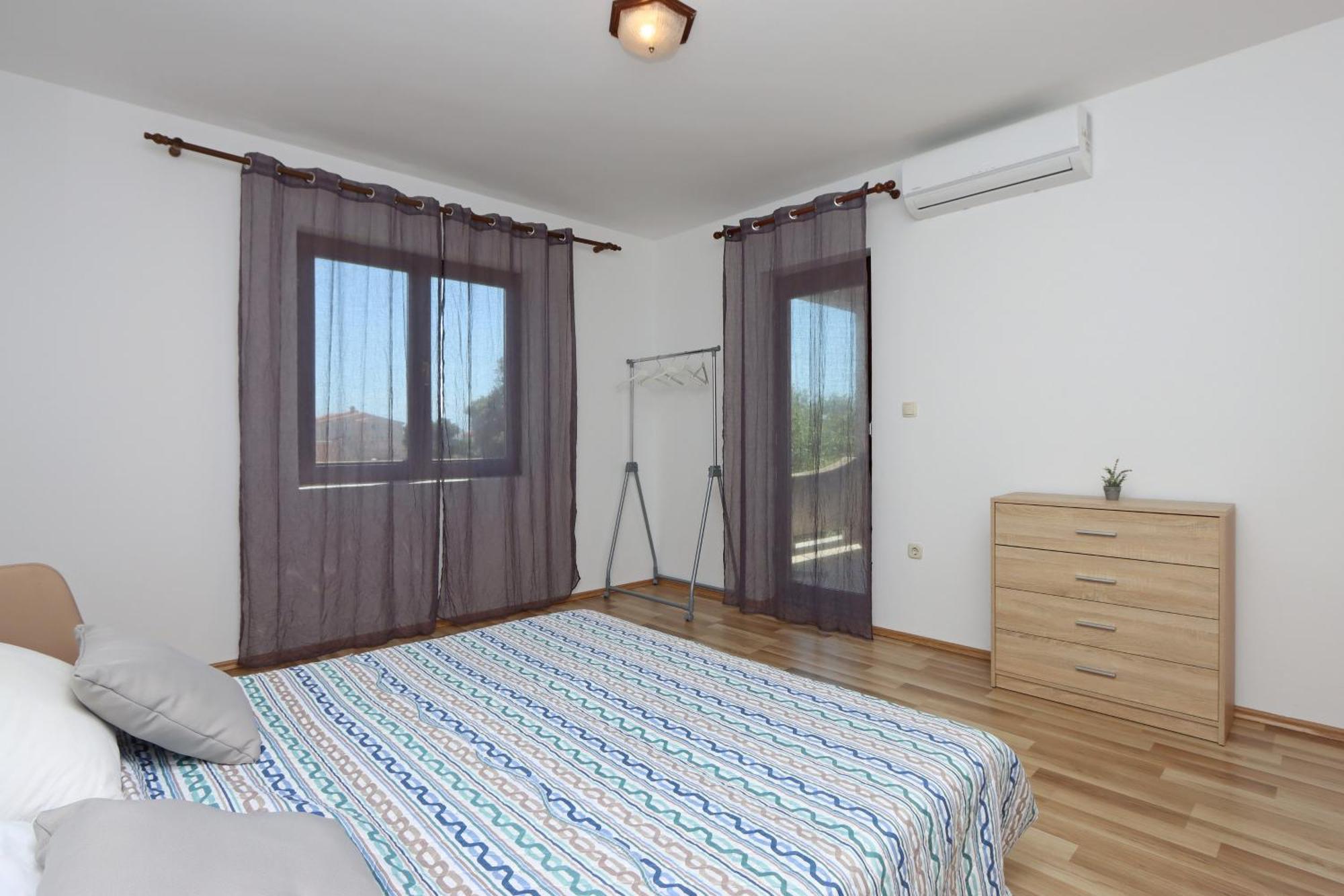 Apartments By The Sea Mandre, Pag - 3084 Kolan Ruang foto