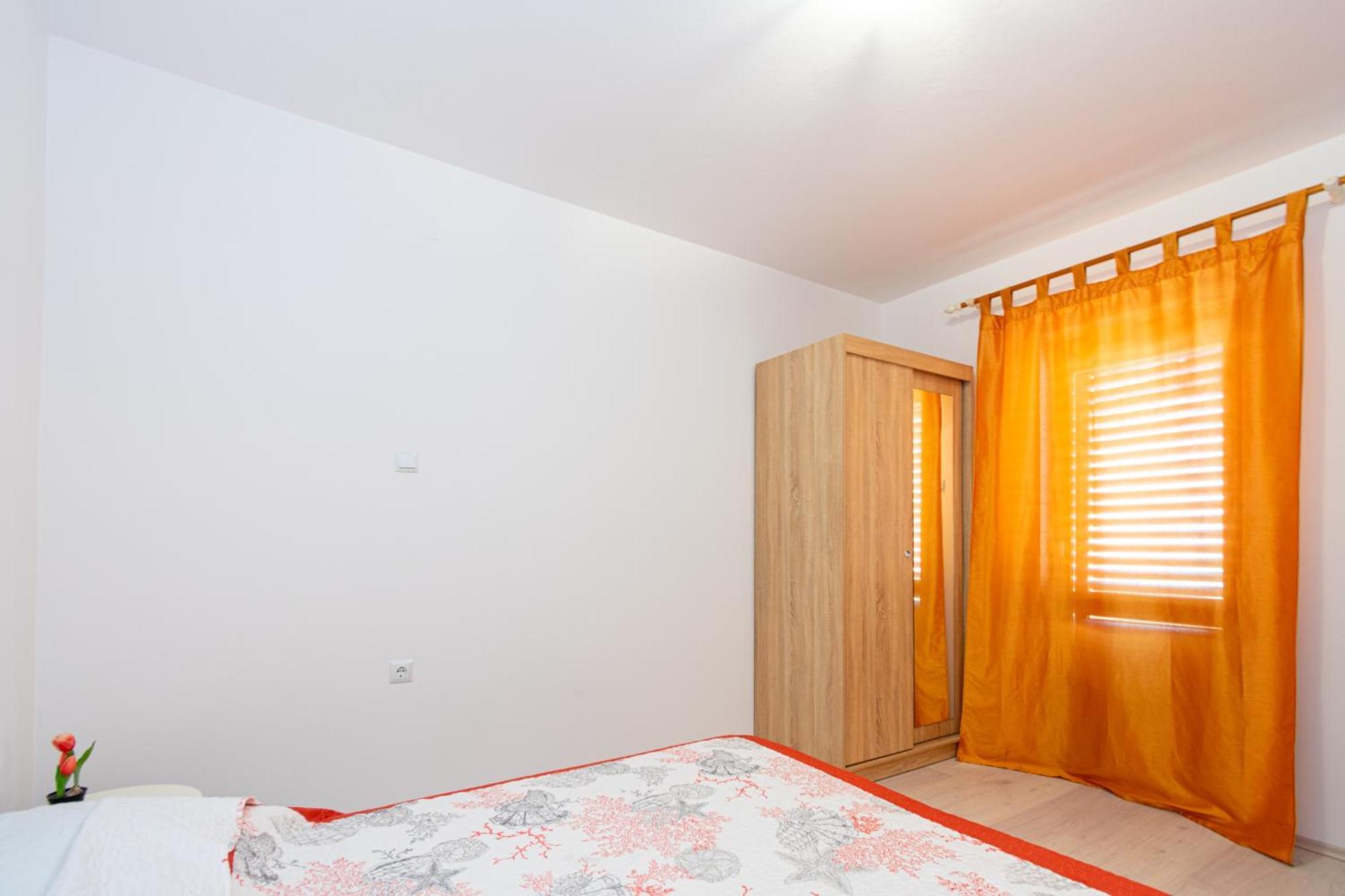 Apartments By The Sea Mandre, Pag - 3084 Kolan Ruang foto