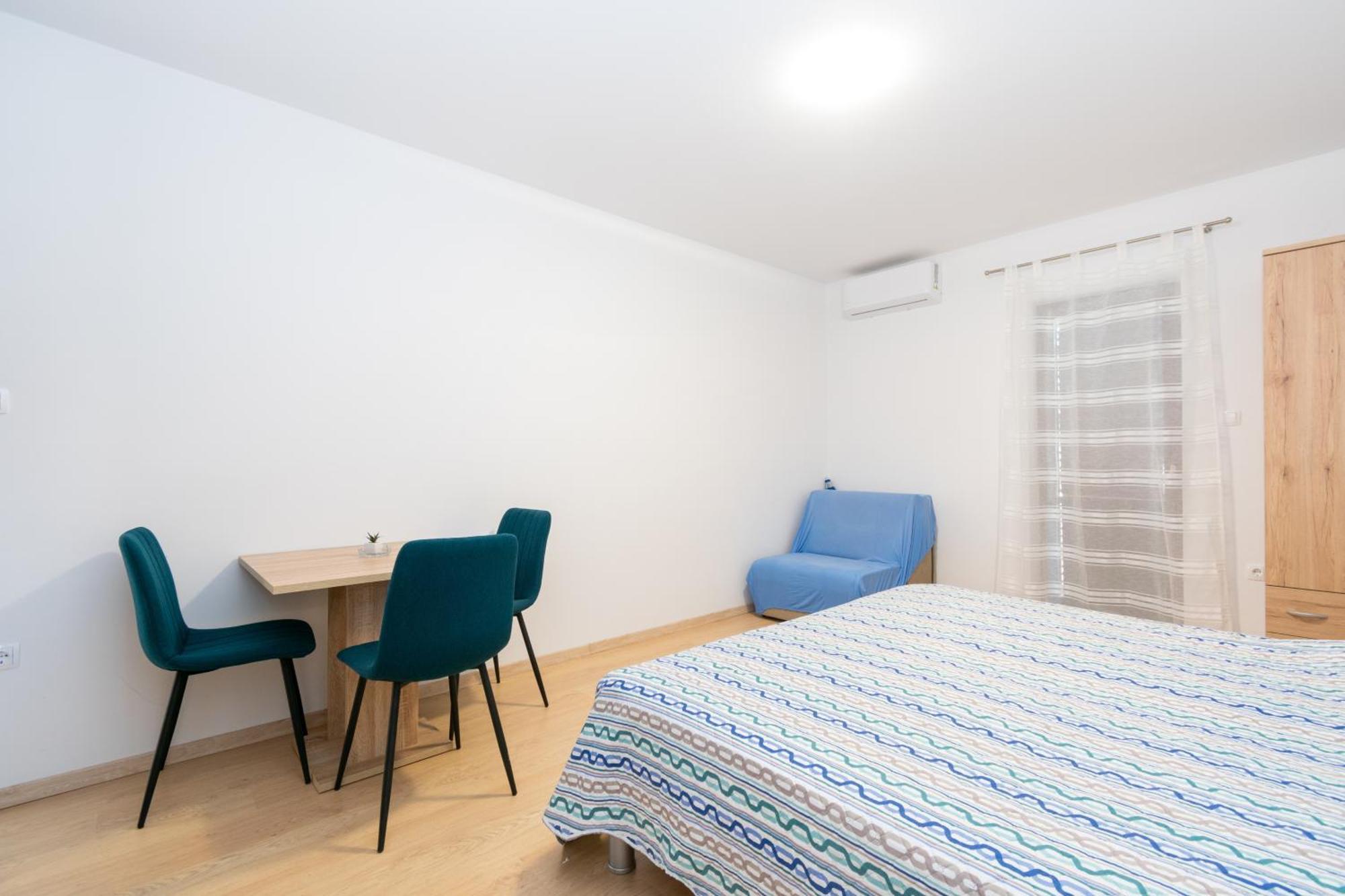 Apartments By The Sea Mandre, Pag - 3084 Kolan Ruang foto
